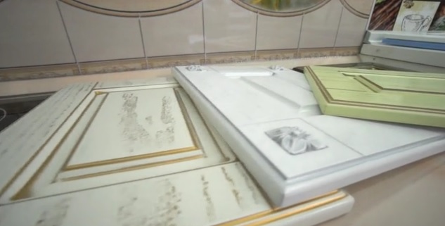 Мобильная студия кухни на колесах с образцами 2